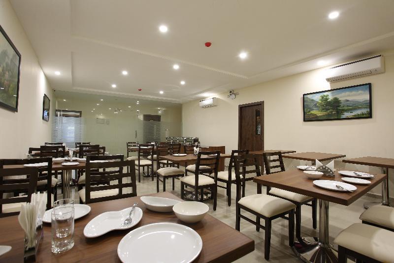 Ocean Suites Hotel Bombay Exterior foto