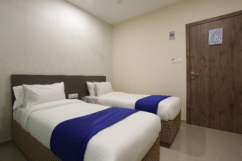 Ocean Suites Hotel Bombay Exterior foto